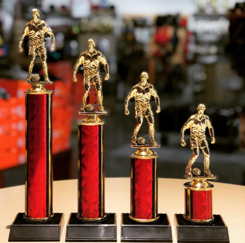 Trofeo de Tubo con Figura Serie 41